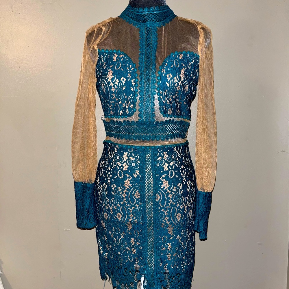 Nellis small Lace Teal dress. Pretty. Costume